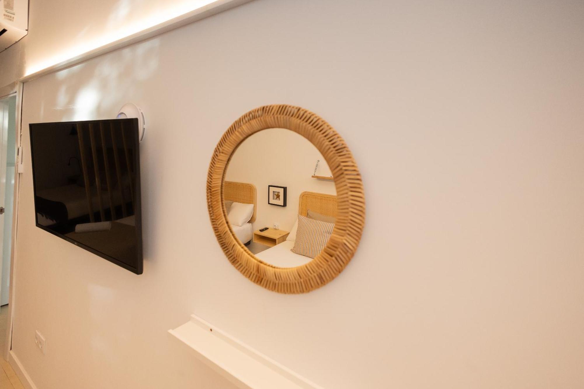 Florit Flats - The Pitiusas Rooms บาเลนเซีย ภายนอก รูปภาพ