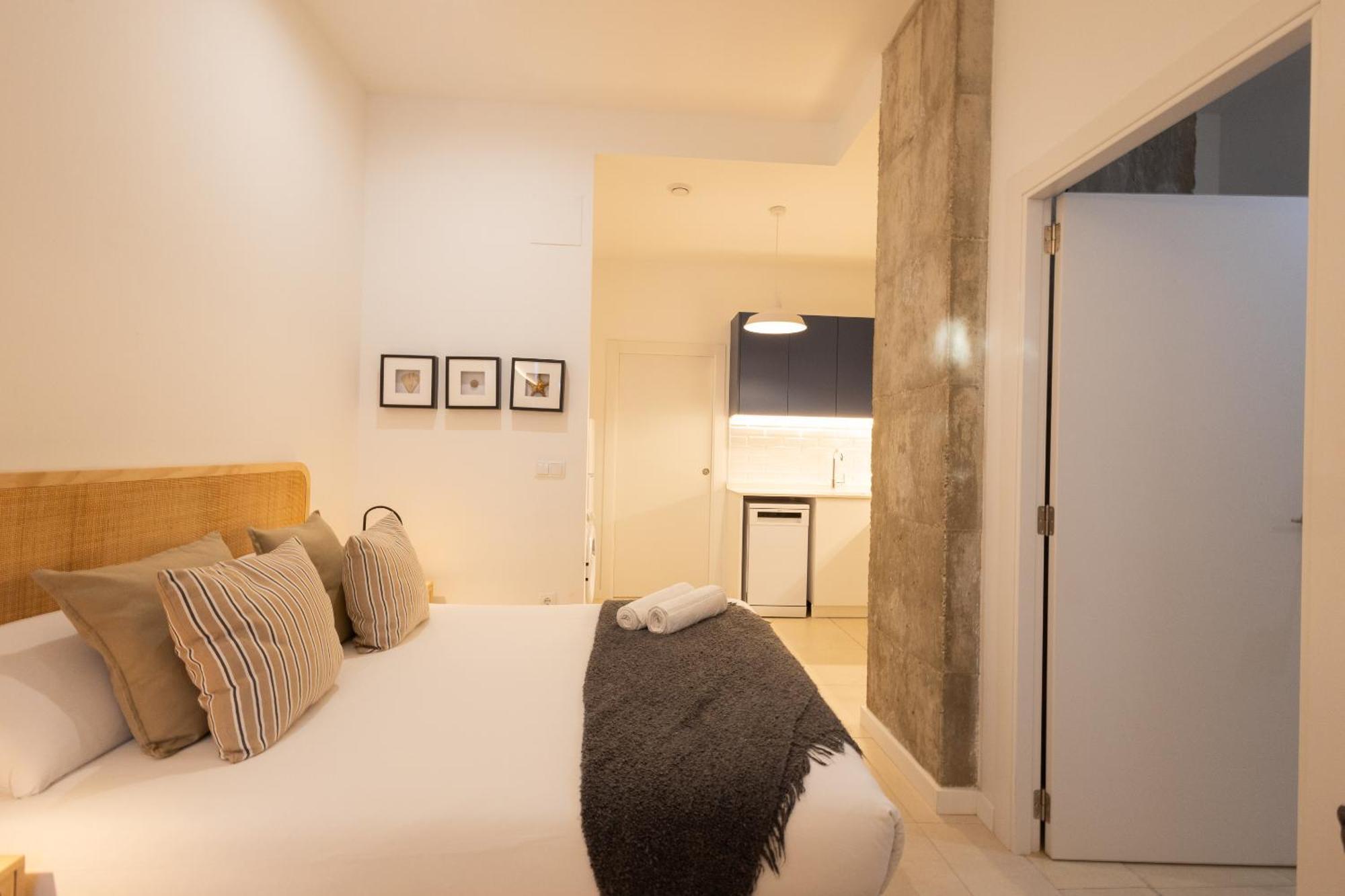 Florit Flats - The Pitiusas Rooms บาเลนเซีย ภายนอก รูปภาพ