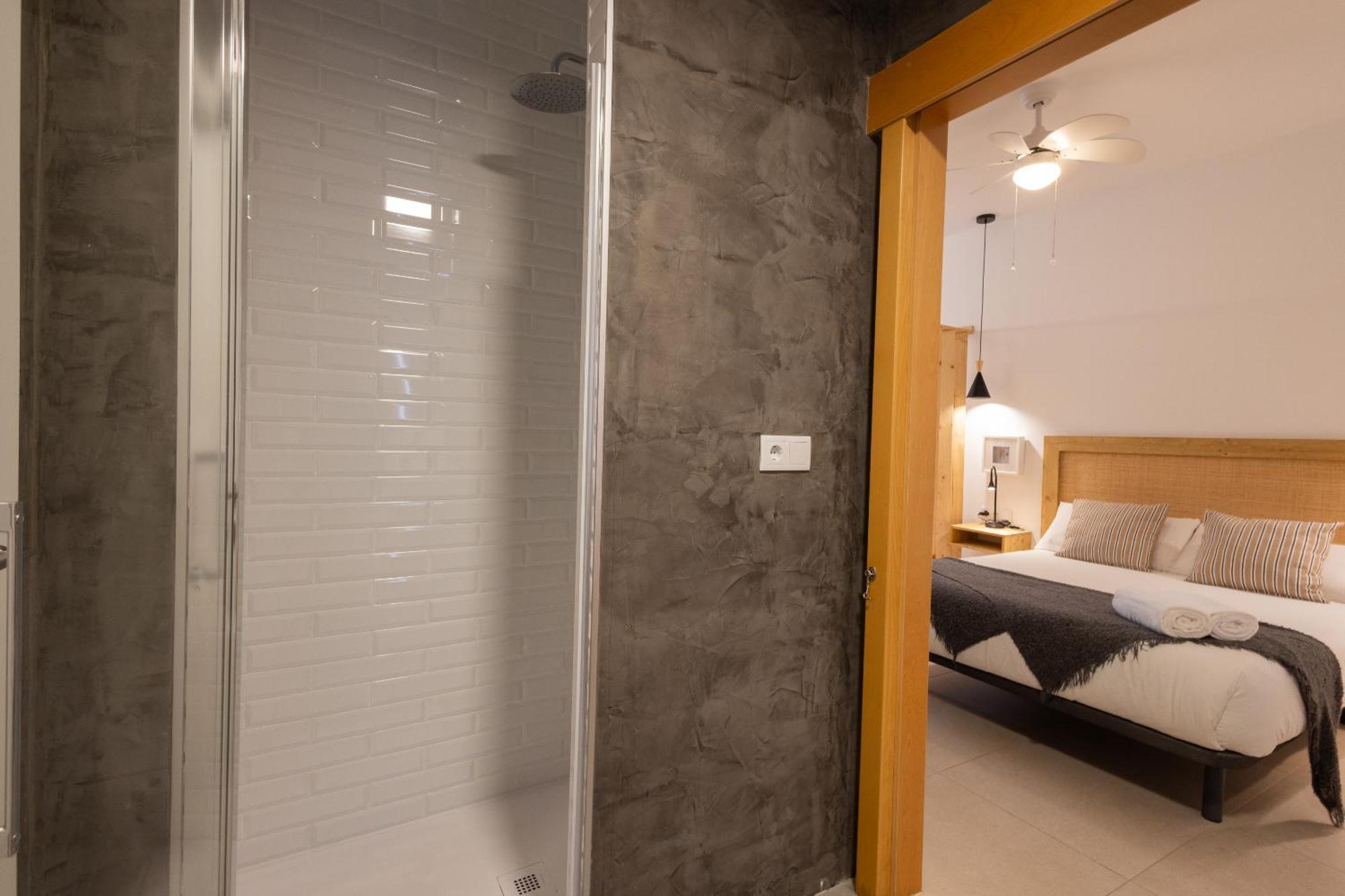 Florit Flats - The Pitiusas Rooms บาเลนเซีย ภายนอก รูปภาพ