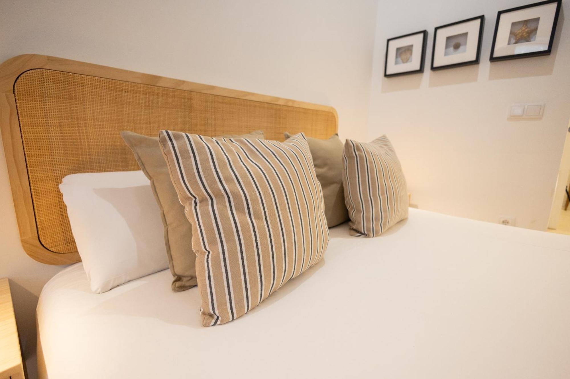 Florit Flats - The Pitiusas Rooms บาเลนเซีย ภายนอก รูปภาพ