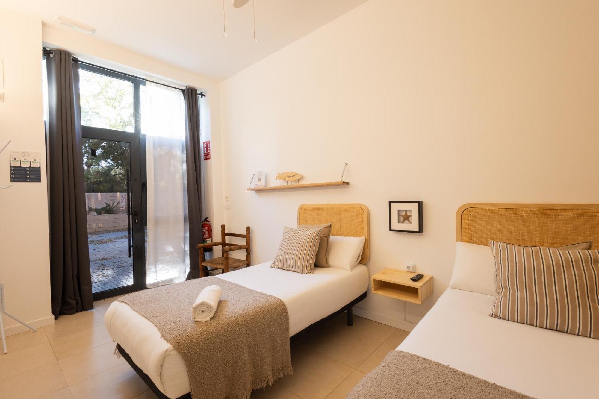 Florit Flats - The Pitiusas Rooms บาเลนเซีย ภายนอก รูปภาพ