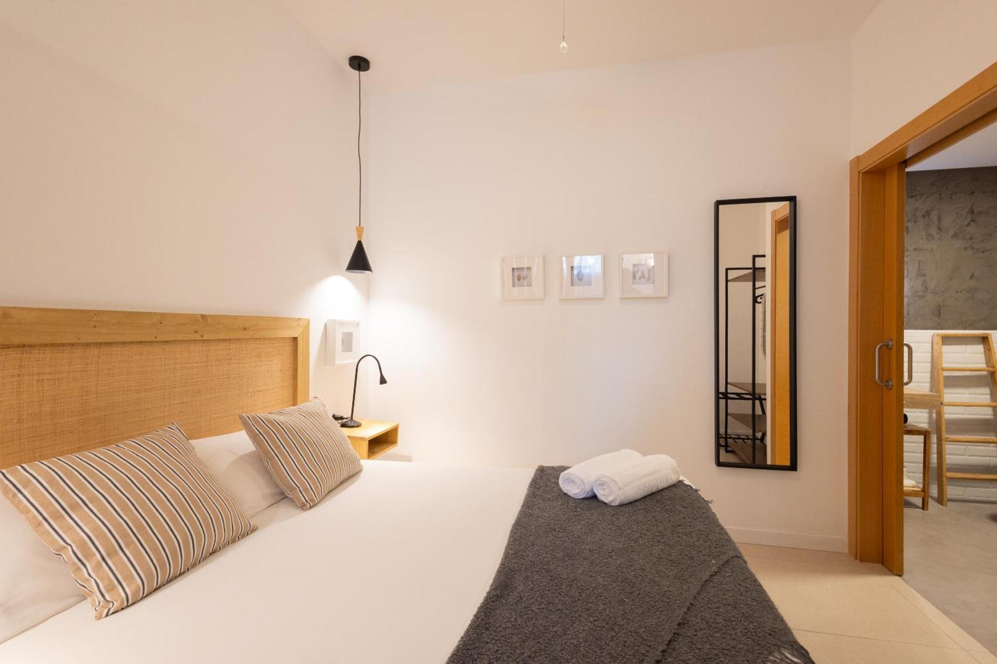 Florit Flats - The Pitiusas Rooms บาเลนเซีย ภายนอก รูปภาพ